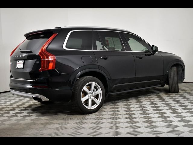 2021 Volvo XC90 Momentum