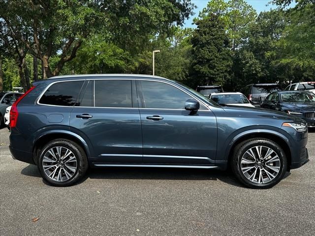 2021 Volvo XC90 Momentum