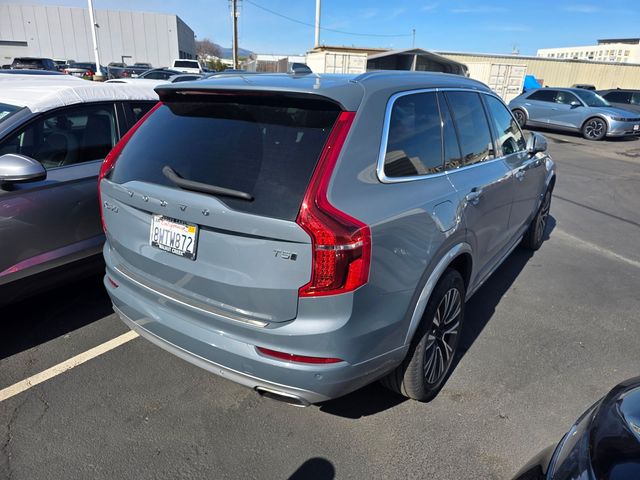 2021 Volvo XC90 Momentum