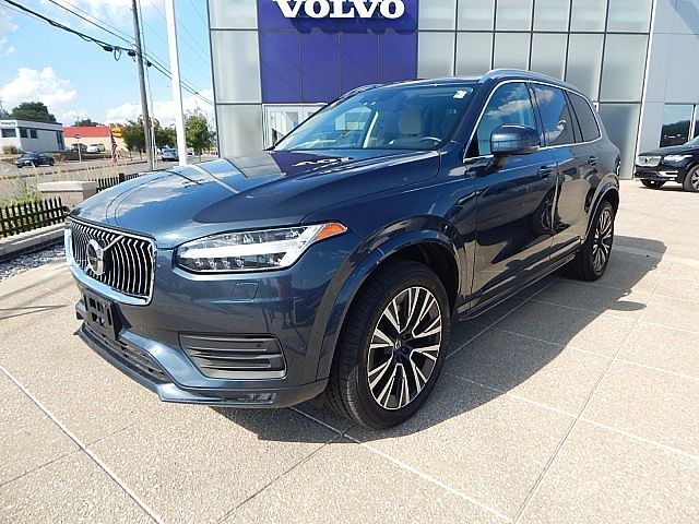 2021 Volvo XC90 Momentum