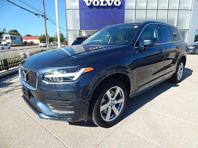 2021 Volvo XC90 Momentum