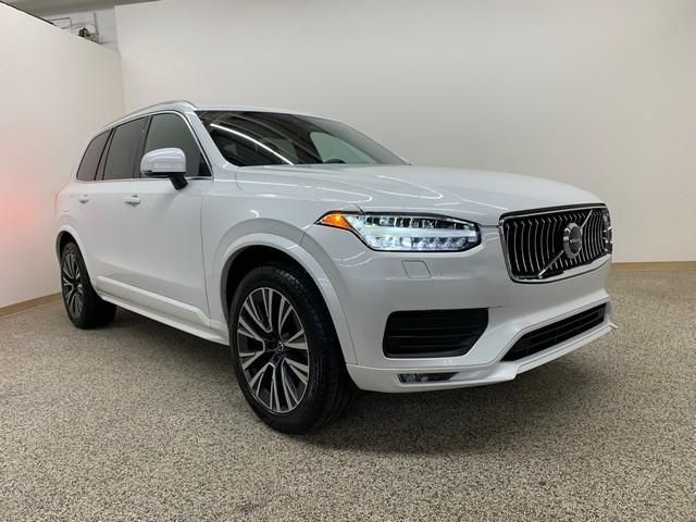 2021 Volvo XC90 Momentum