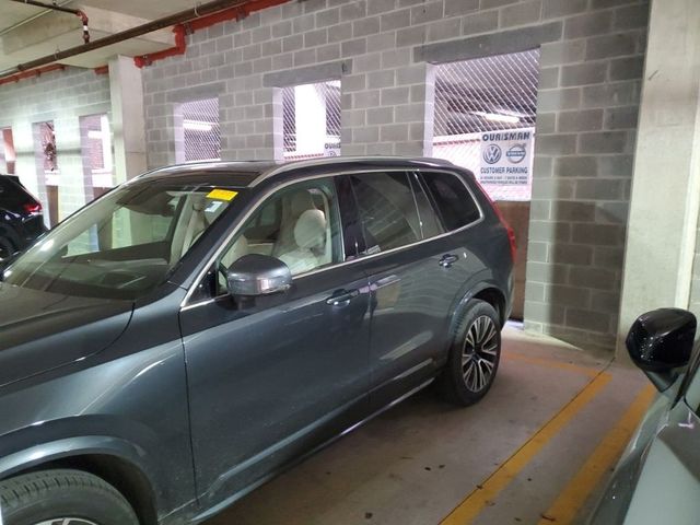 2021 Volvo XC90 Momentum