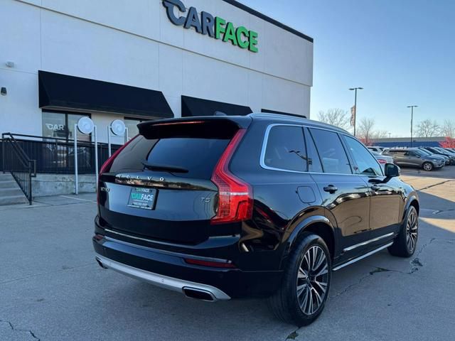 2021 Volvo XC90 Momentum