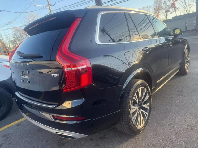 2021 Volvo XC90 Momentum