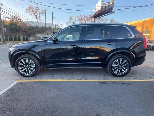 2021 Volvo XC90 Momentum