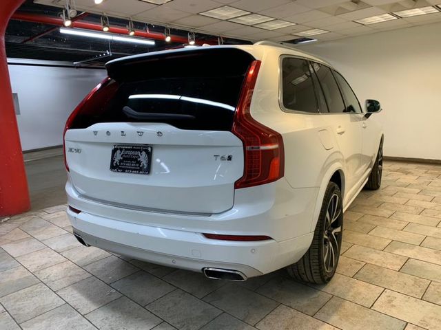 2021 Volvo XC90 Momentum