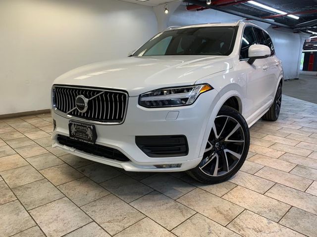 2021 Volvo XC90 Momentum