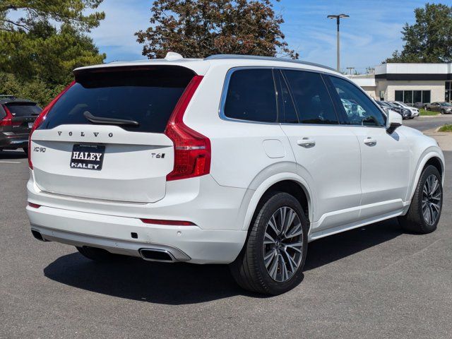 2021 Volvo XC90 Momentum