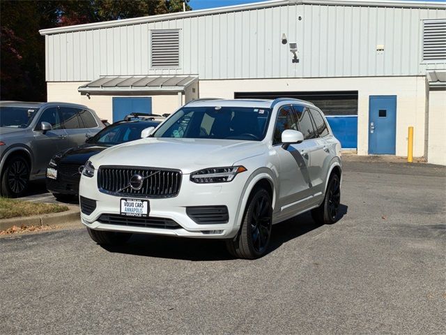 2021 Volvo XC90 Momentum