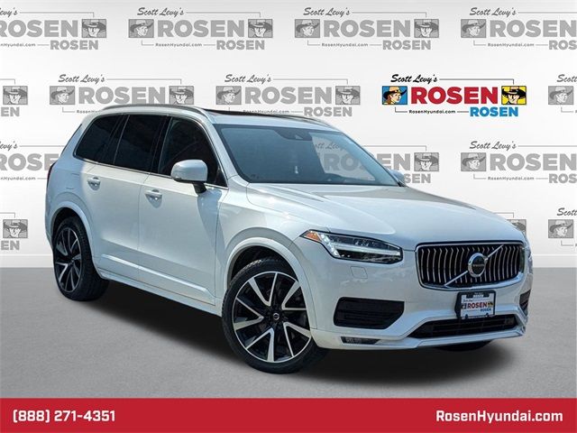 2021 Volvo XC90 Momentum