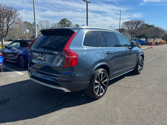 2021 Volvo XC90 Momentum