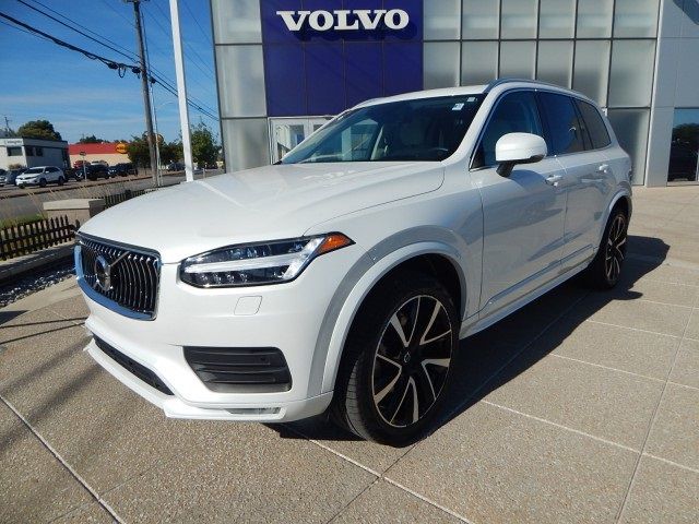 2021 Volvo XC90 Momentum