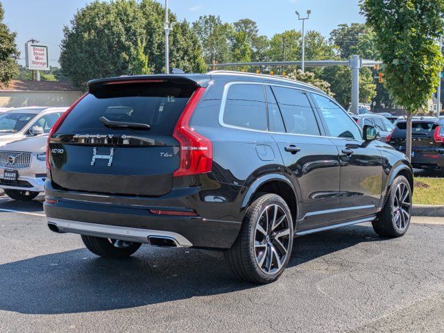 2021 Volvo XC90 Momentum