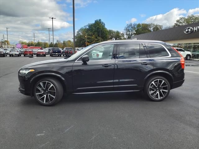 2021 Volvo XC90 Momentum