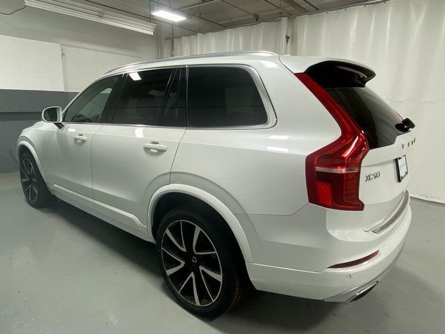 2021 Volvo XC90 Momentum