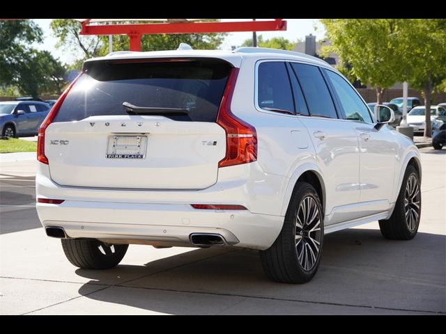 2021 Volvo XC90 Momentum