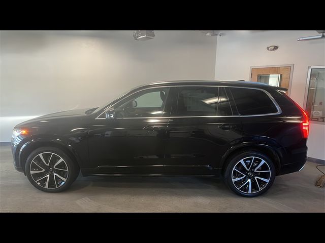 2021 Volvo XC90 Momentum