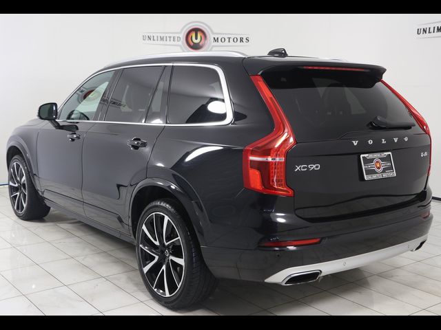 2021 Volvo XC90 Momentum