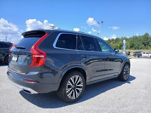 2021 Volvo XC90 Momentum