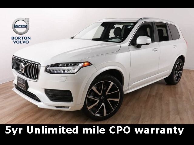 2021 Volvo XC90 Momentum