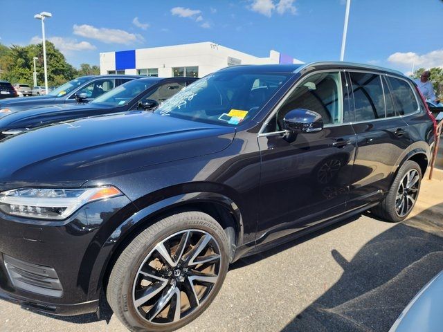 2021 Volvo XC90 Momentum