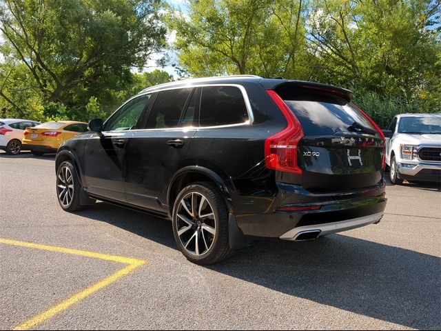 2021 Volvo XC90 Momentum