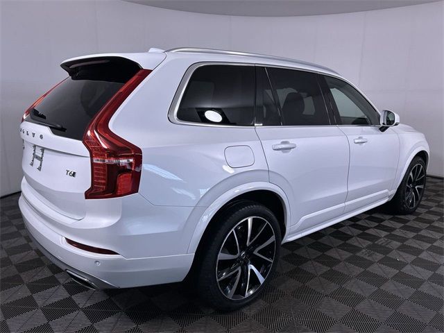 2021 Volvo XC90 Momentum