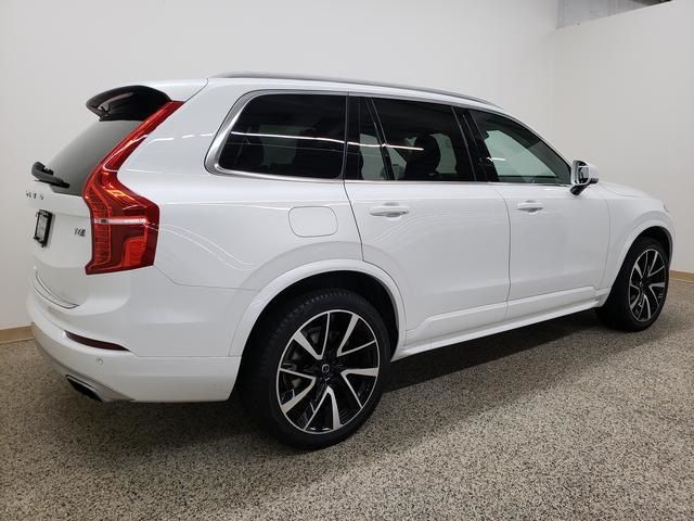 2021 Volvo XC90 Momentum