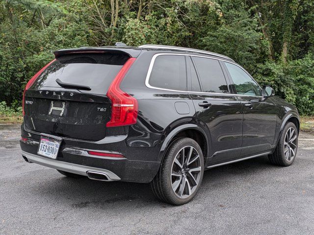 2021 Volvo XC90 Momentum