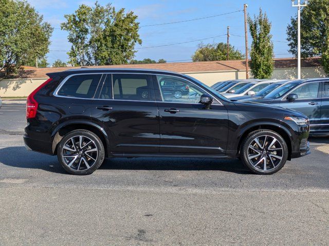 2021 Volvo XC90 Momentum