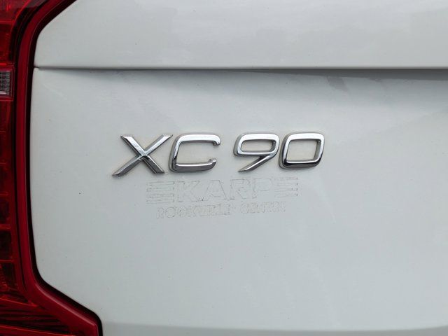 2021 Volvo XC90 Momentum