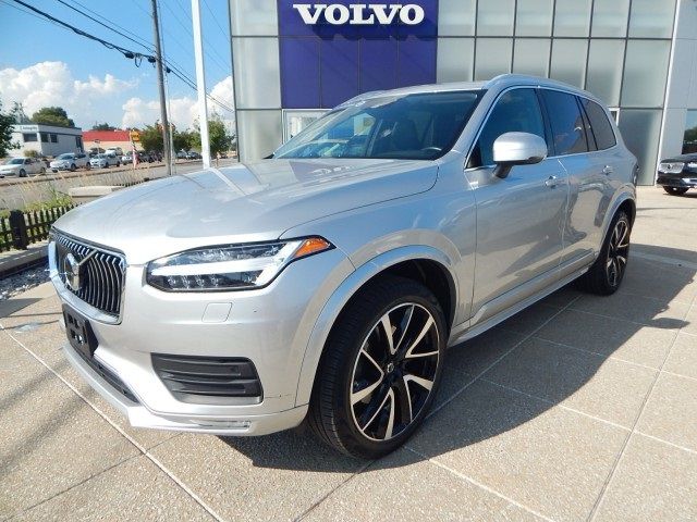 2021 Volvo XC90 Momentum