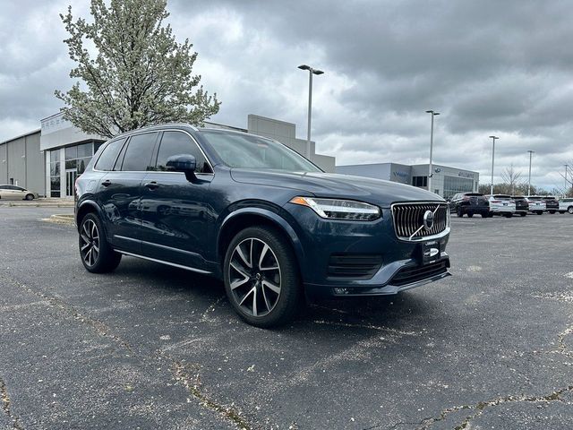 2021 Volvo XC90 Momentum