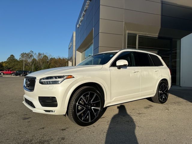 2021 Volvo XC90 Momentum