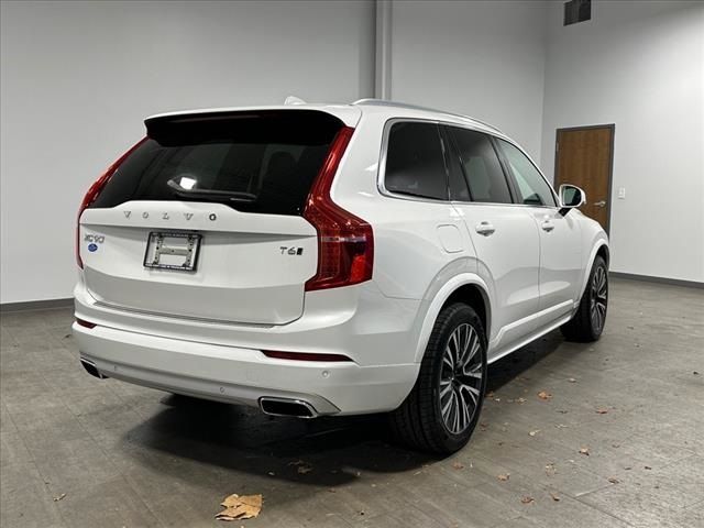 2021 Volvo XC90 Momentum