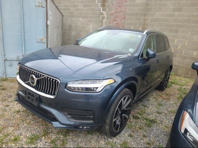 2021 Volvo XC90 Momentum