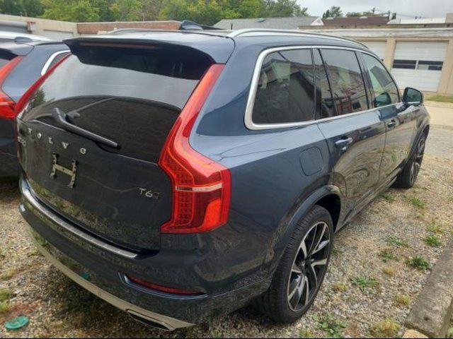 2021 Volvo XC90 Momentum