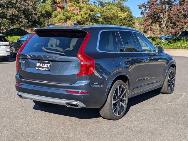 2021 Volvo XC90 Momentum