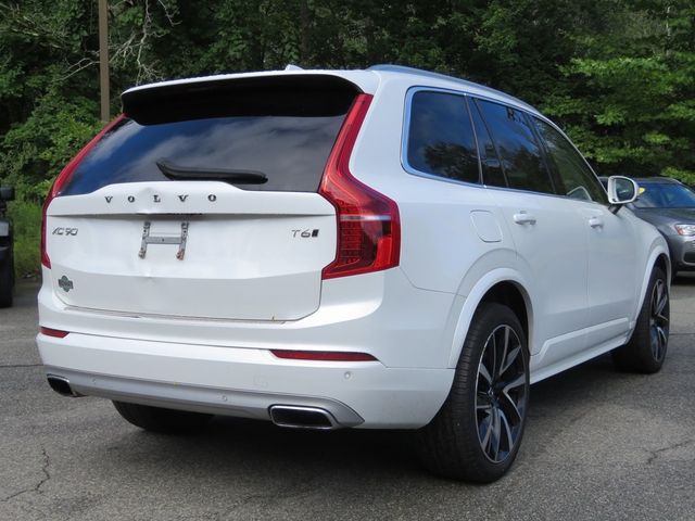 2021 Volvo XC90 Momentum