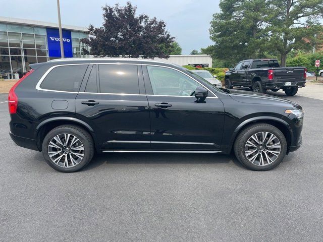 2021 Volvo XC90 Momentum