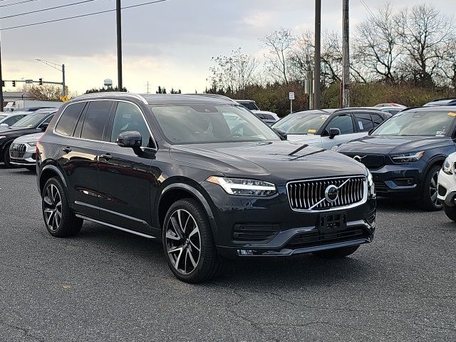 2021 Volvo XC90 Momentum