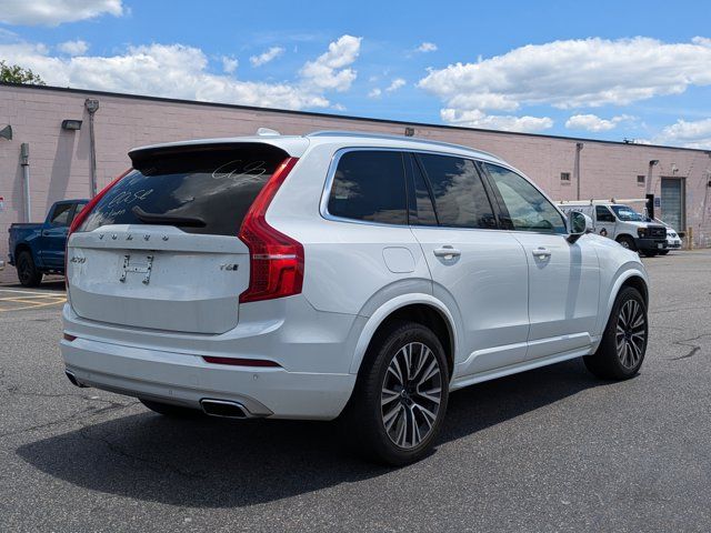 2021 Volvo XC90 Momentum