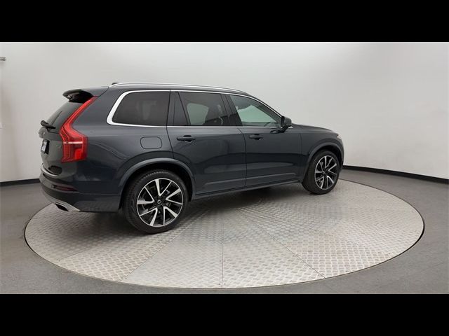 2021 Volvo XC90 Momentum