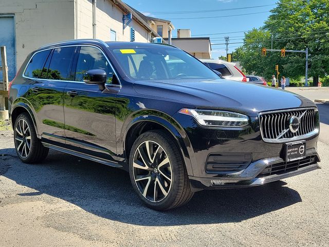 2021 Volvo XC90 Momentum