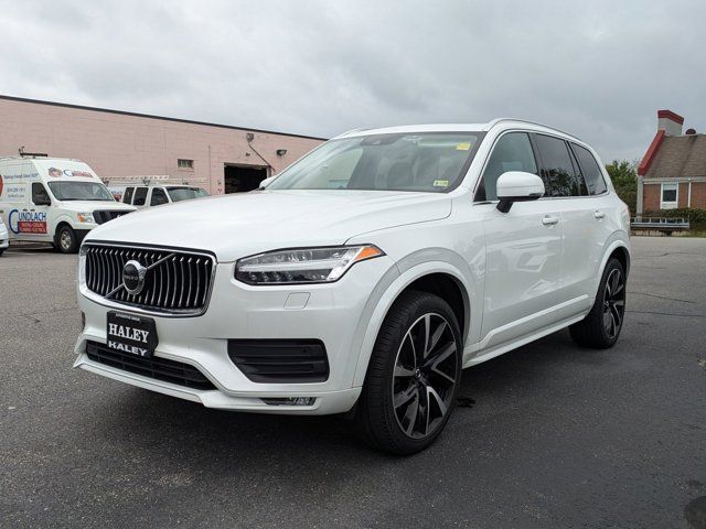 2021 Volvo XC90 Momentum