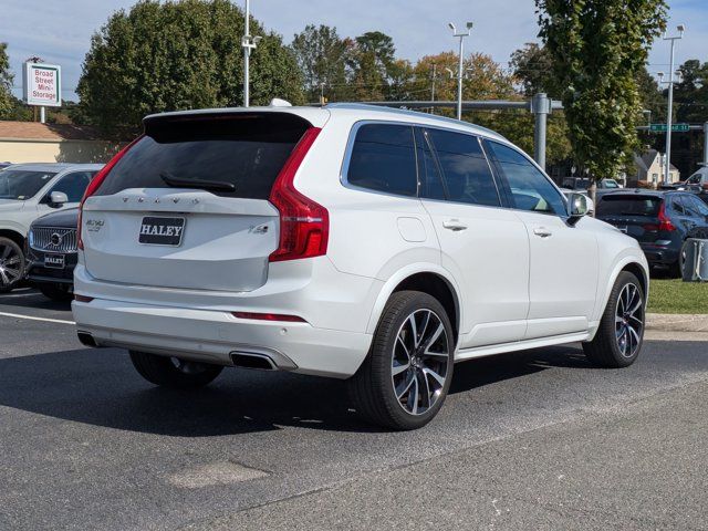 2021 Volvo XC90 Momentum