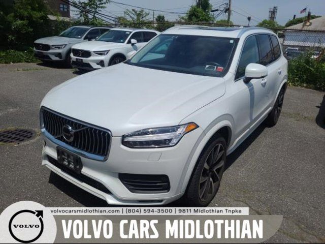 2021 Volvo XC90 Momentum