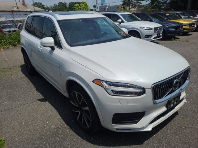 2021 Volvo XC90 Momentum