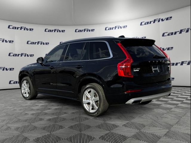 2021 Volvo XC90 Momentum